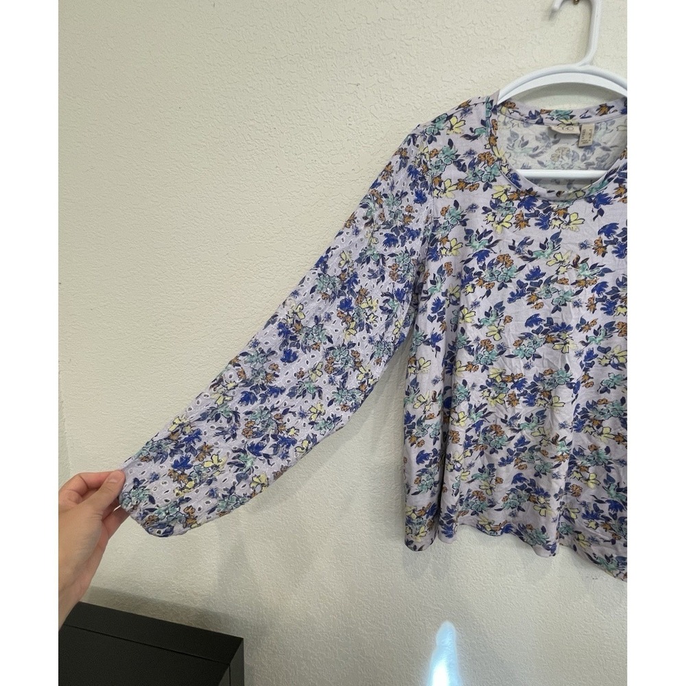 LOGO Lori Goldstein‎ Top Women's XS Purple Floral Eyelet Sleeve Flowy Blouse - Picture 3 of 9